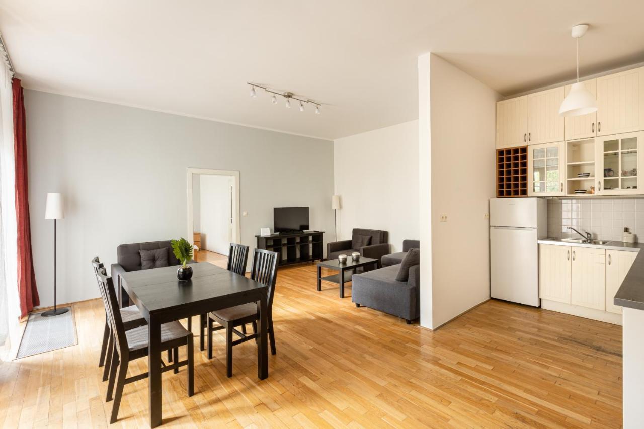 City Centre Garden Apartment With Parking Praga Esterno foto